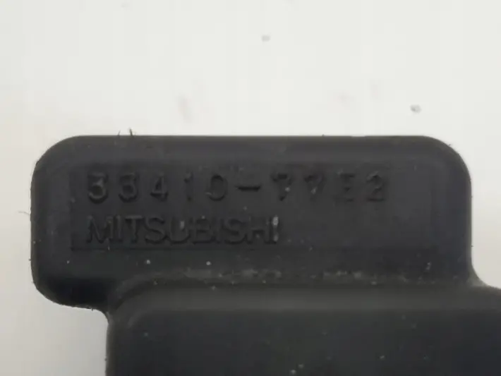 Suzuki Vitara I 2.0 16V CEWKA ZAPŁONOWA 33410-77E2