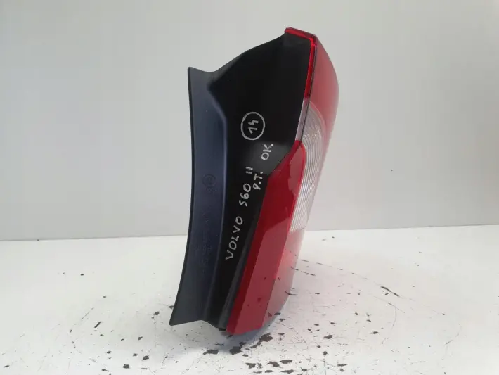 Volvo S60 II 10-13r TYLNIA TYLNA LAMPA PRAWA prawy tył ŁADNA 30796268