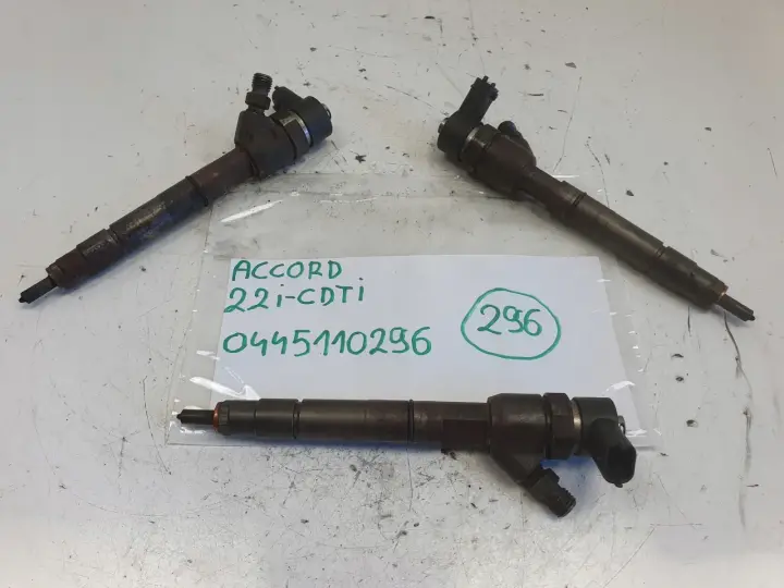 Honda Accord VII 2.2 i-CTDI WTRYSKIWACZ wtrysk 0445110296