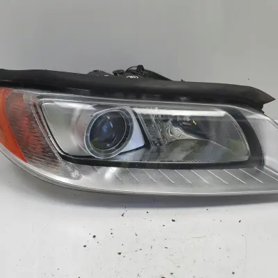 Volvo V70 III XC70 S80 II XENON KOMPLETNA PRZEDNIA LAMPA PRAWA 31214348