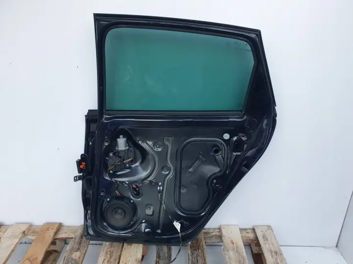 VW Polo V 6R TYLNE DRZWI PRAWE PRAWY TYŁ LA9W