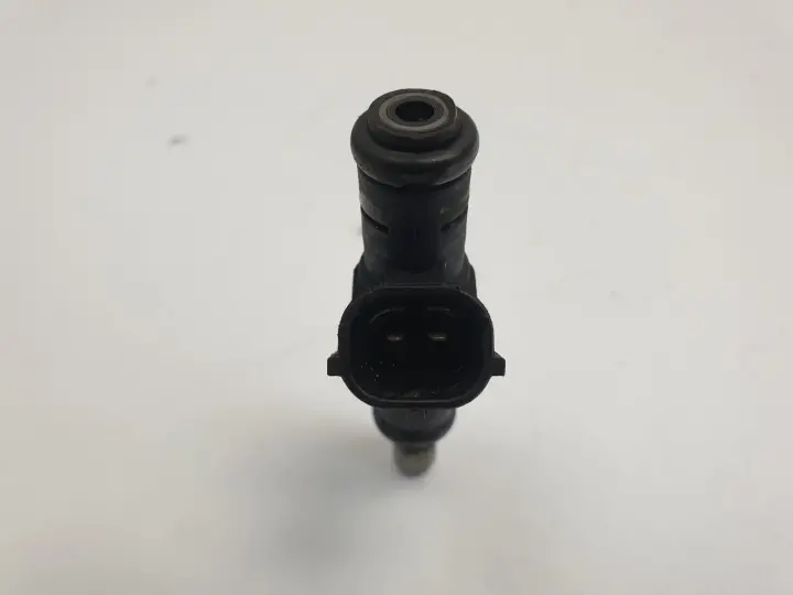 VW Passat B5 FL 2.0 B WTRYSKIWACZ 4262C01774