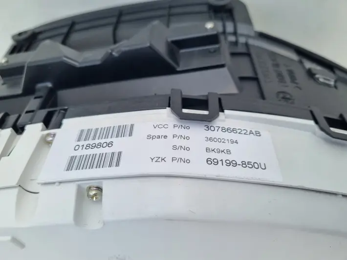 Volvo S80 II V70 III XC70 II 2.0 16V LICZNIK ZEGARY Europa 30786622AB