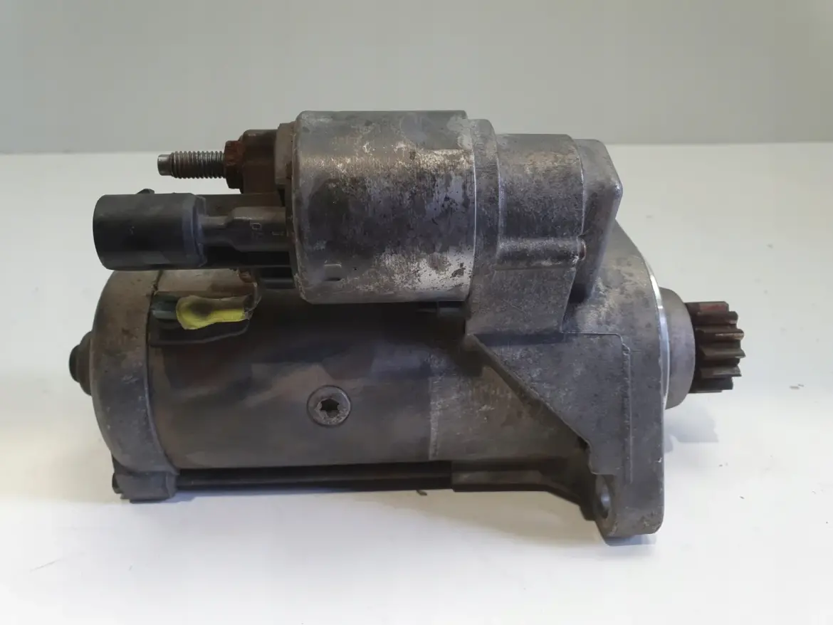 VW Passat B7 2.0 TDI ROZRUSZNIK valeo 02E911023Q