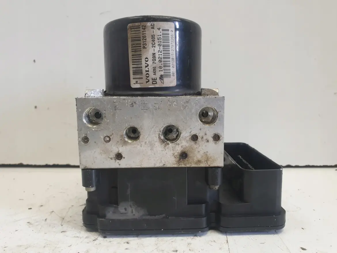 Volvo V70 III XC70 II POMPA ABS hamulcowa 31261142