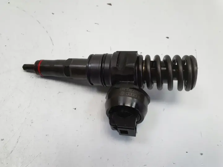 VW Caddy III 2.0 SDI POMPOWTRYSKIWACZ wtrysk 038130073AP