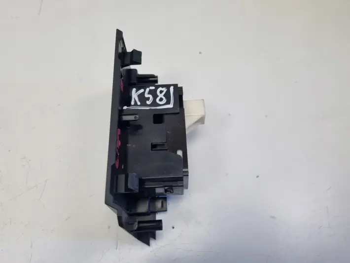 Toyota Auris II LEWY PRZEŁĄCZNIK TYLNEJ SZYBY Panel 4271-02630