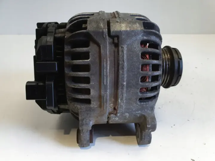 VW Passat B5 FL 1.9 TDI ALTERNATOR 028903031 0124515083 120A bosch