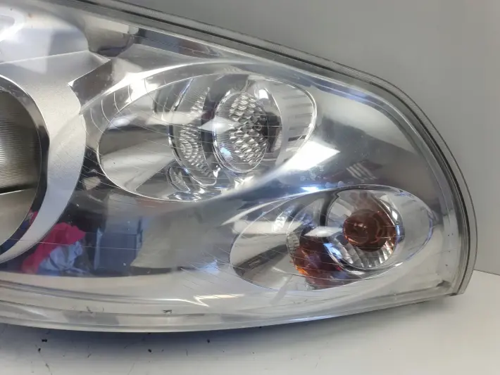 Renault Master III Opel Movano B PRZEDNIA LAMPA PRAWA prawy przód anglik