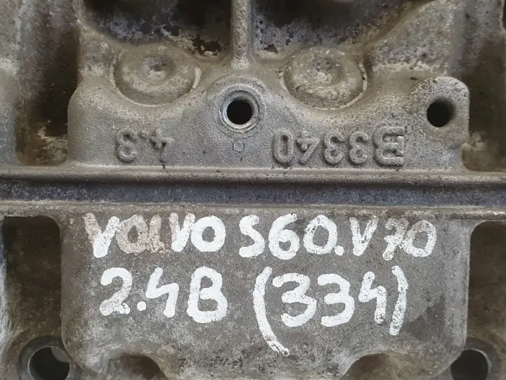 Volvo S60 V70 II 2.0 2.4 T POKRYWA ZAWORÓW 1001761