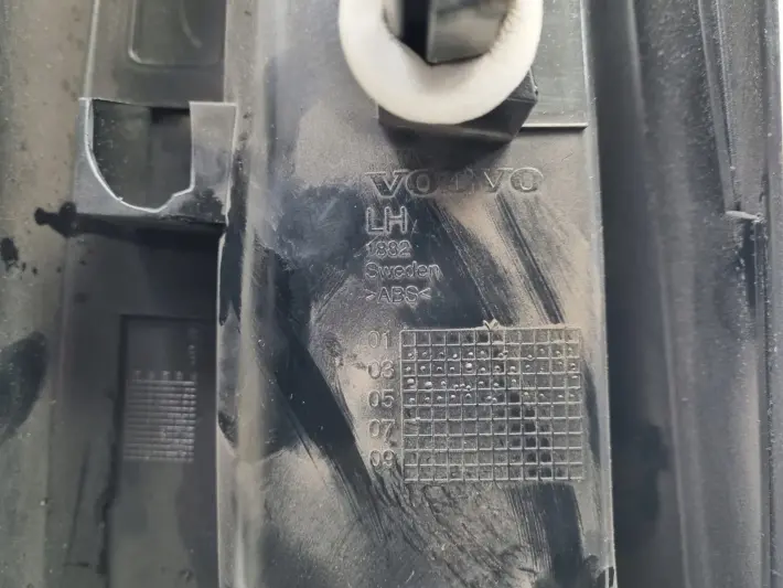 Volvo S60 I XC70 I V70 II lift LEWA OSŁONA SŁUPKA B Maskownica