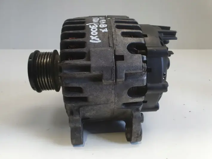 Audi A4 B7 2.0 TDI ALTERNATOR 06F903023H valeo 140A