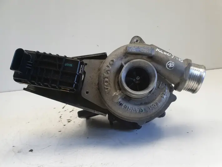Volvo XC90 2.4 D5 TURBOSPRĘŻARKA turbo 30757080