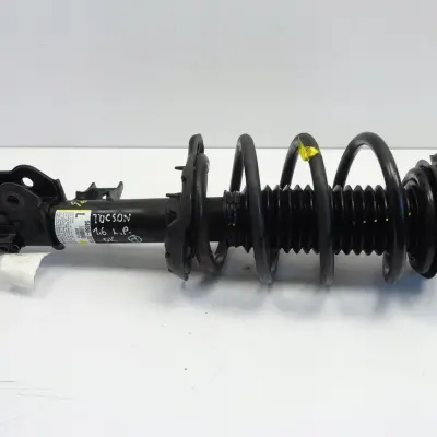 Hyundai Tucson III LEWY PRZEDNI AMORTYZATOR przód