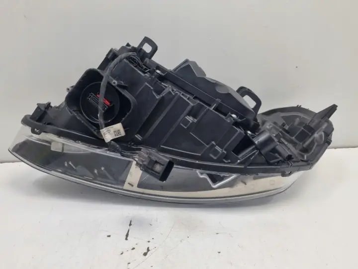 Volvo XC60 13-17r LIFT PRZEDNIA LAMPA PRAWA PRAWY PRZÓD LED europa 31420250