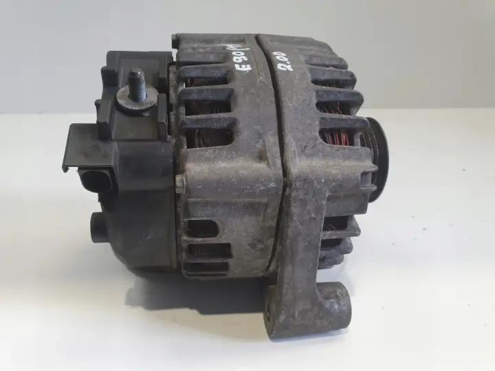 BMW E87 E90 2.0 D ALTERNATOR valeo 7802261 AL03 180A