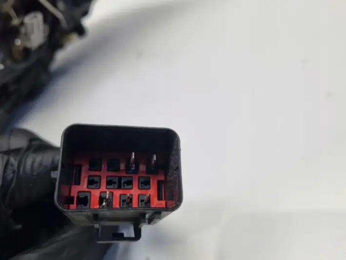 Volvo XC60 08-17r PRZEDNIA LAMPA PRAWA PRAWY PRZÓD 30763148