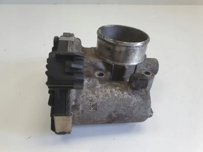 Opel Corsa D 1.4 16V PRZEPUSTNICA 55562270