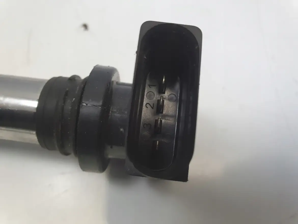 VW Passat B6 1.6 FSI CEWKA ZAPŁONOWA 0986221023