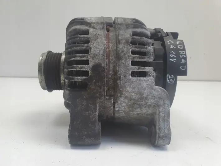 Opel Corsa D 1.4 16V ALTERNATOR bosch 0124425087 120A