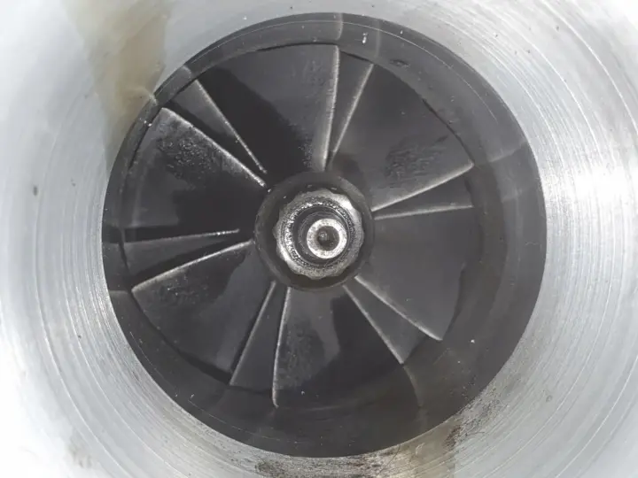 BMW E87 E90 E91 2.0 D N47 TURBOSPRĘŻARKA turbo 7800594