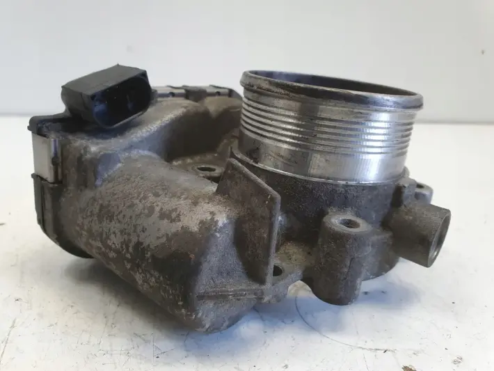 Volvo V50 2.0 D D3 PRZEPUSTNICA 31216665 bosch 0280750520