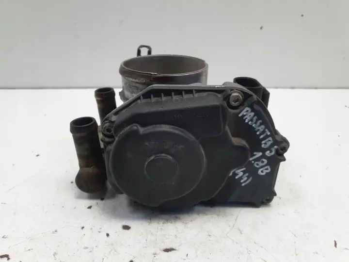 VW Passat B5 1.8 20V PRZEPUSTNICA 058133063H