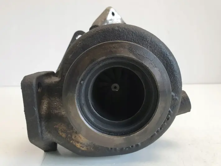 BMW E90 E91 2.0 D TURBOSPRĘŻARKA turbo 49S35-05671