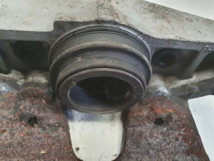 Volvo V40 II PRZEDNI ZACISK HAMULCOWY lewy przód KIEROWCY L.P 975