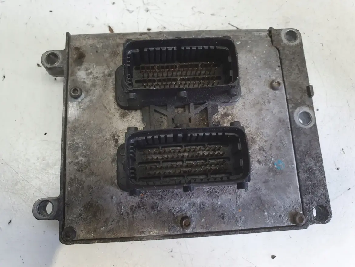 Saab 93 9-3 II 2.0 T STEROWNIK SILNIKA komputer 55565020