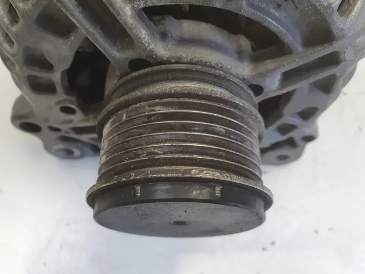 VW Passat B6 1.9 TDI ALTERNATOR bosch 06F903023F 140A