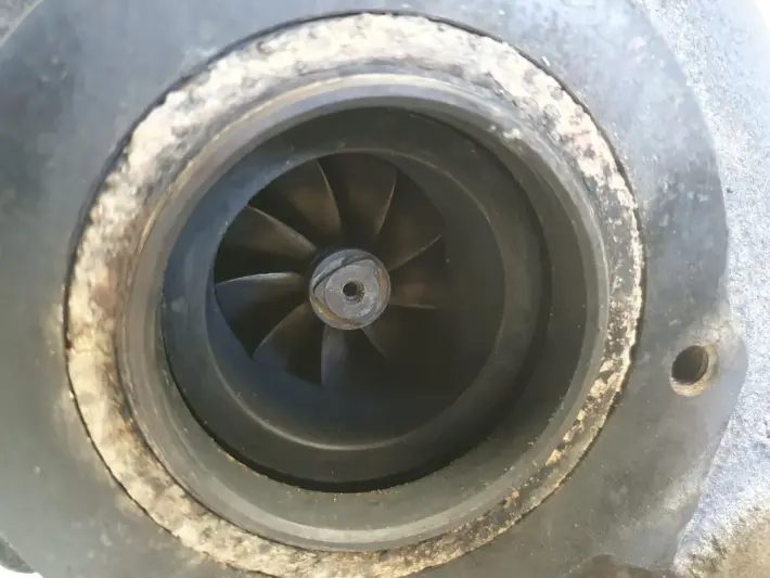 Volvo S40 II V50 2.4 D5 TURBOSPRĘŻARKA turbo 30774670