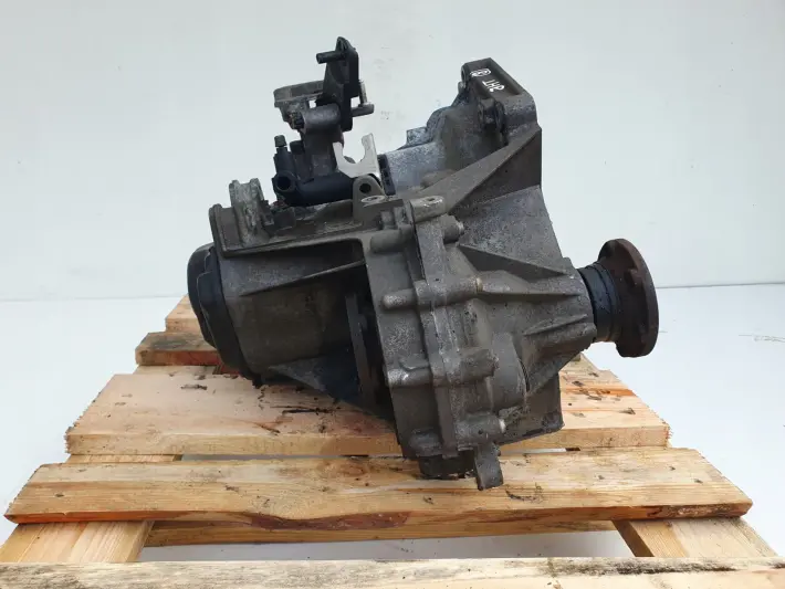 VW Golf V 1.6 8V SKRZYNIA BIEGÓW manualna JHT manual