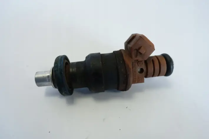 Volvo 850 2.0 B WTRYSKIWACZ wtrysk 280150779