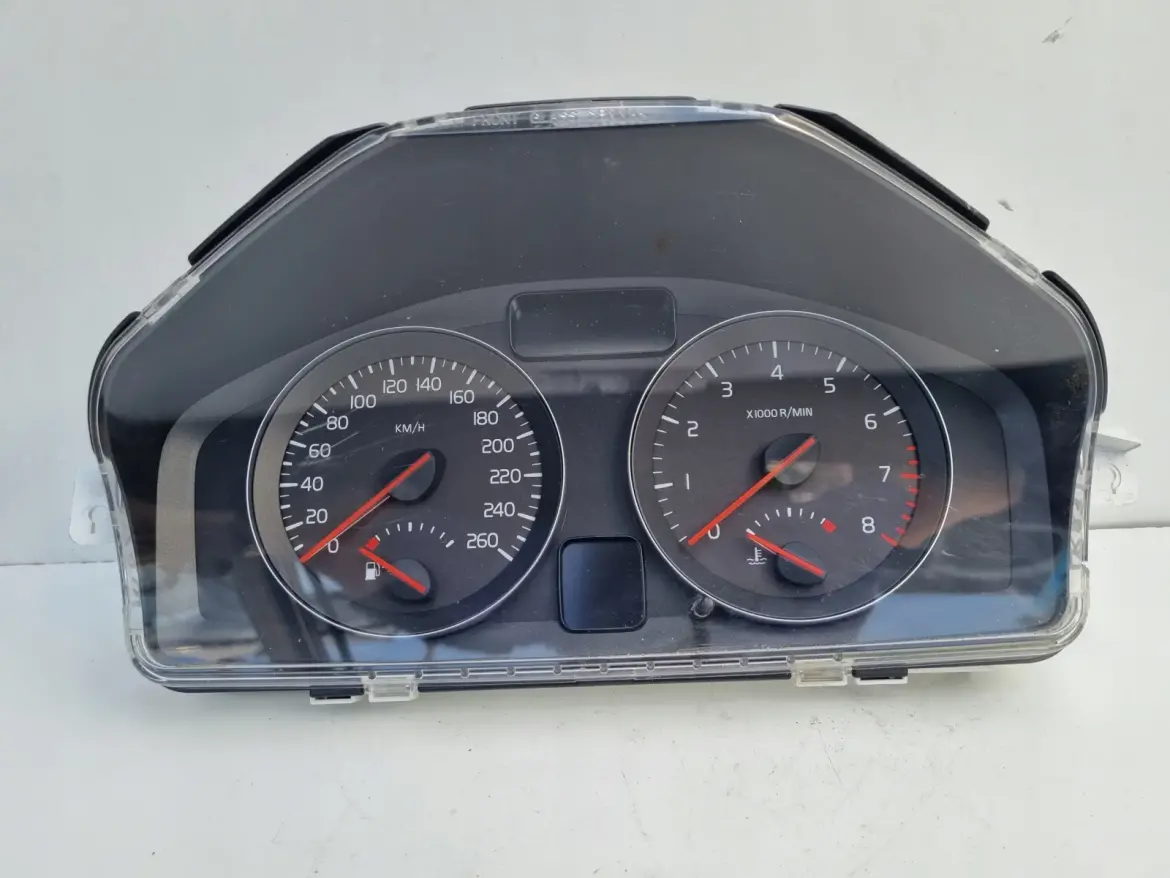 Volvo S40 II V50 1.8 2.0 16V LICZNIK ZEGARY europa 31296226