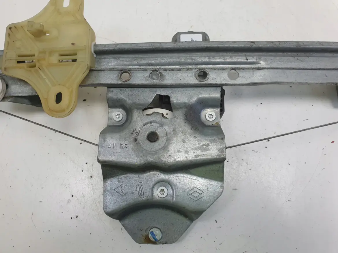 Renault Captur PODNOŚNIK SZYBY prawy tył pasażera MECHANIZM 128001471-B