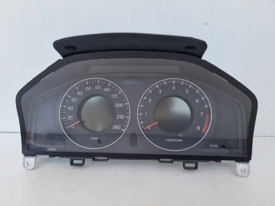 Volvo S80 II V70 III XC70 II 2.0 16V LICZNIK ZEGARY Europa 30786622AB