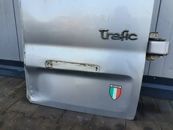 Renault Trafic TYNE DRZWI PRAWE prawy tył WYSOKIE