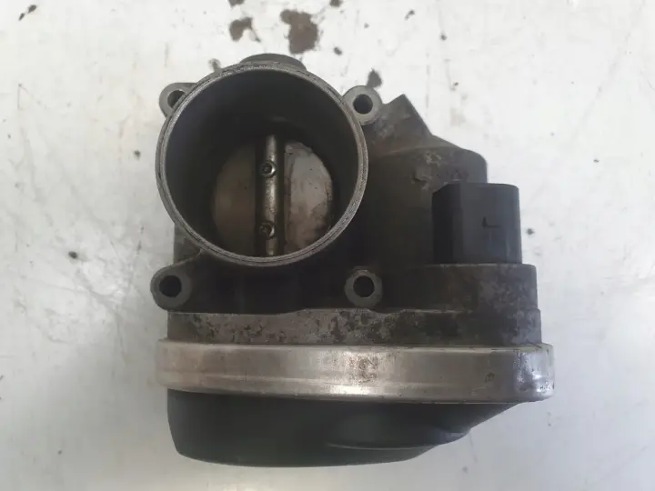 Skoda Fabia I 1.2 12V PRZEPUSTNICA 036133062N AZQ