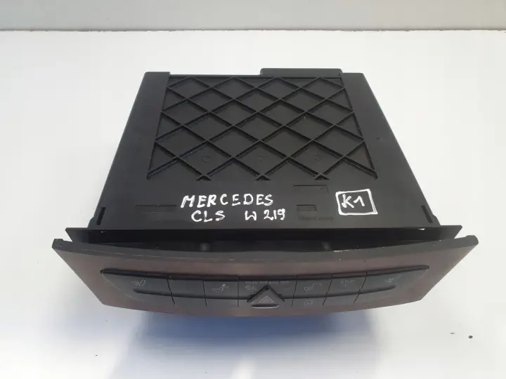 Mercedes CLS C219 W219 PANEL KONSOLI ŚRODKOWEK Zmieniarka A2196800552