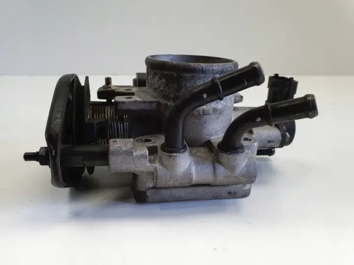Hyundai i30 1.4 16V PRZEPUSTNICA 35100-2B120 35170-26910