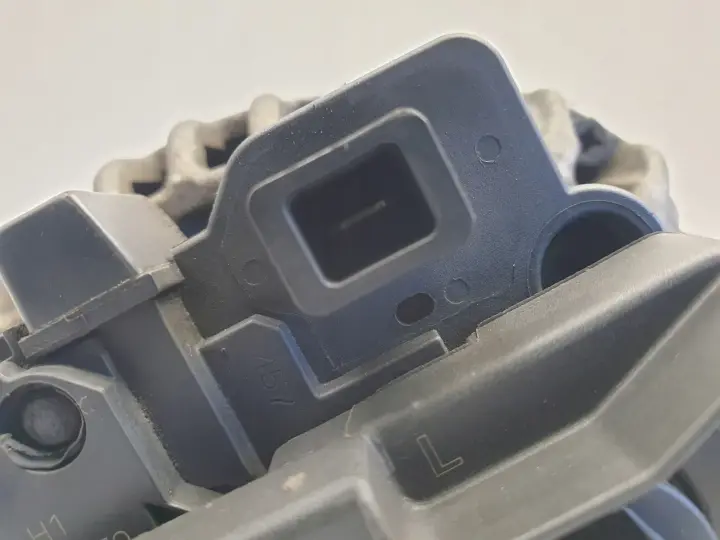 Volvo XC90 2.9 T6 ALTERNATOR 160A 8637849 bosch oryginał