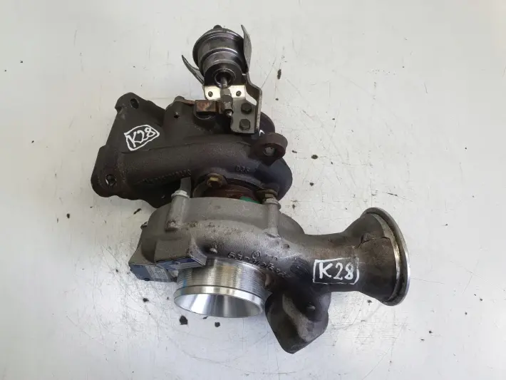 Volvo V60 S60 II XC60 2.4 D D4 TURBOSPRĘŻARKA turbo 36010145