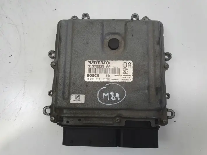 Volvo XC90 2.4 D5 KOMPUTER SILNIKA sterownik 31372225 0281019168