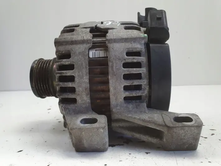 Volvo S80 II 2.5 T ALTERNATOR 0121615005