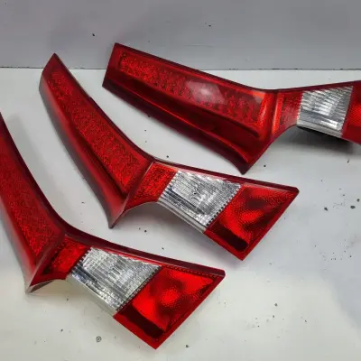 Volvo V70 III XC70 TYLNIA TYLNA LAMPA LEWA lewy tył kierowcy LED 31276835