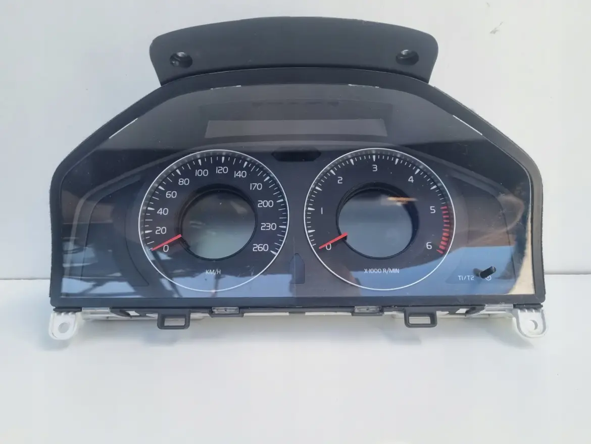 Volvo S80 II V70 III XC70 II LICZNIK ZEGARY Europa diesel 31254535AA
