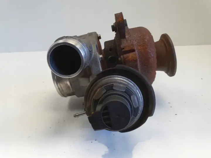 Volvo S60 II V60 2.0 D3 TURBOSPRĘŻARKA turbo 31331331