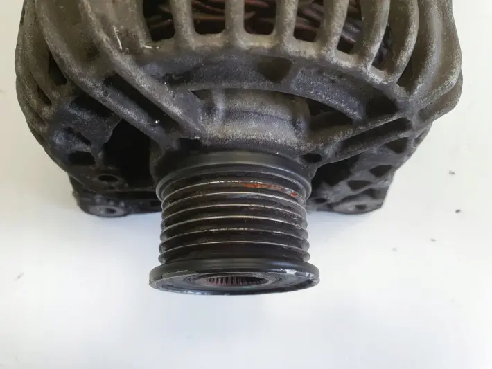Opel Vivaro Trafic 2.0 DCI ALTERNATOR bosch 0124525137