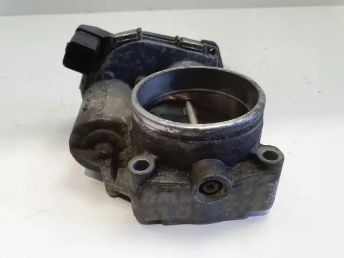 BMW E87 E90 2.0 i PRZEPUSTNICA 7561066